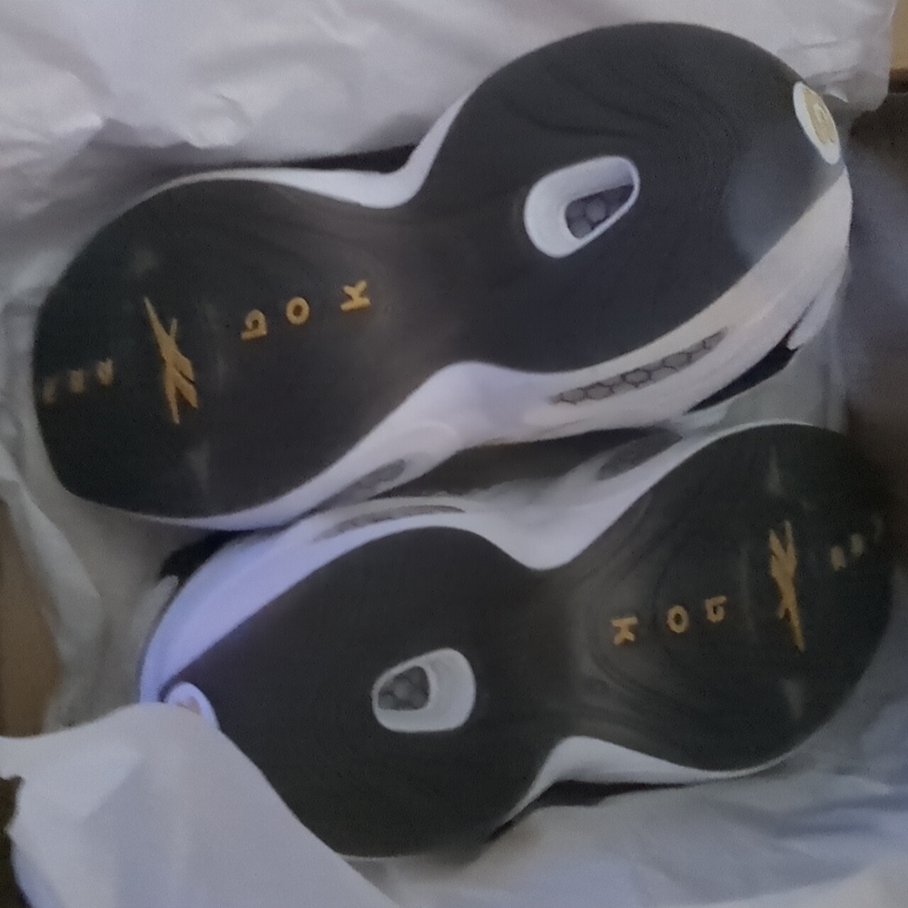 Shoes - Picture 2 of 3